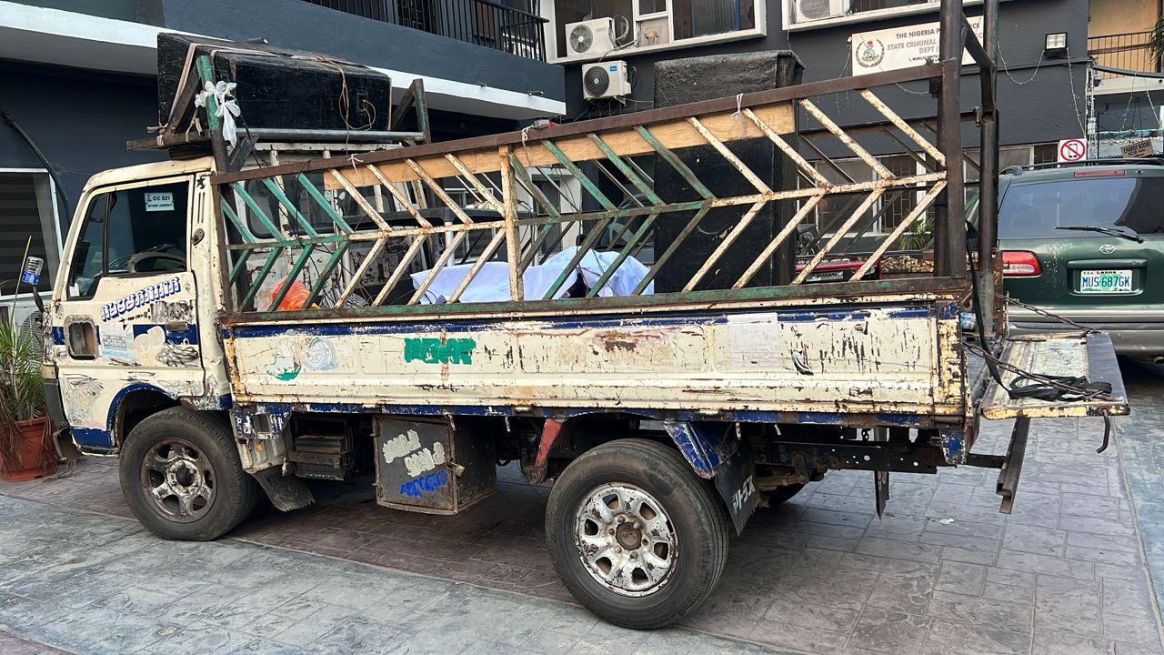 Lagos Police Averts Anarchy, Stops Violent Protest, Reopen Awolowo Way