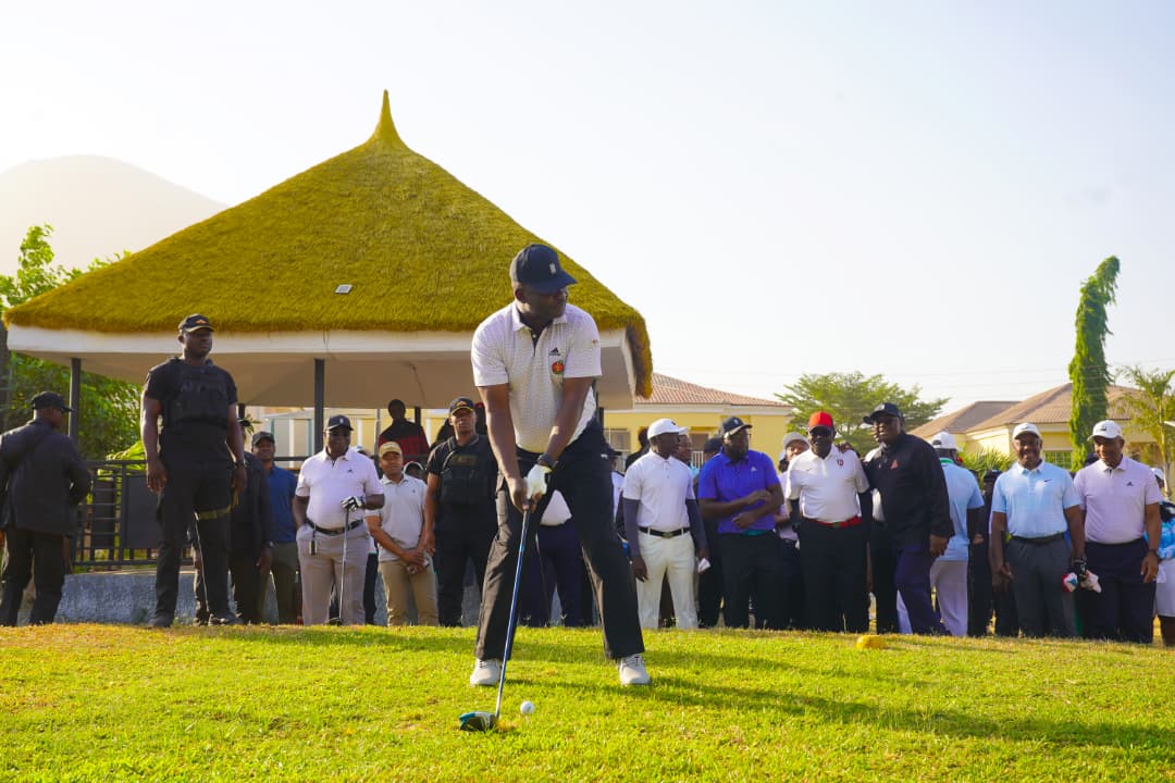 Armed Forces Mark Remembrance Day with Golf Kitty, Honouring Fallen Heroes