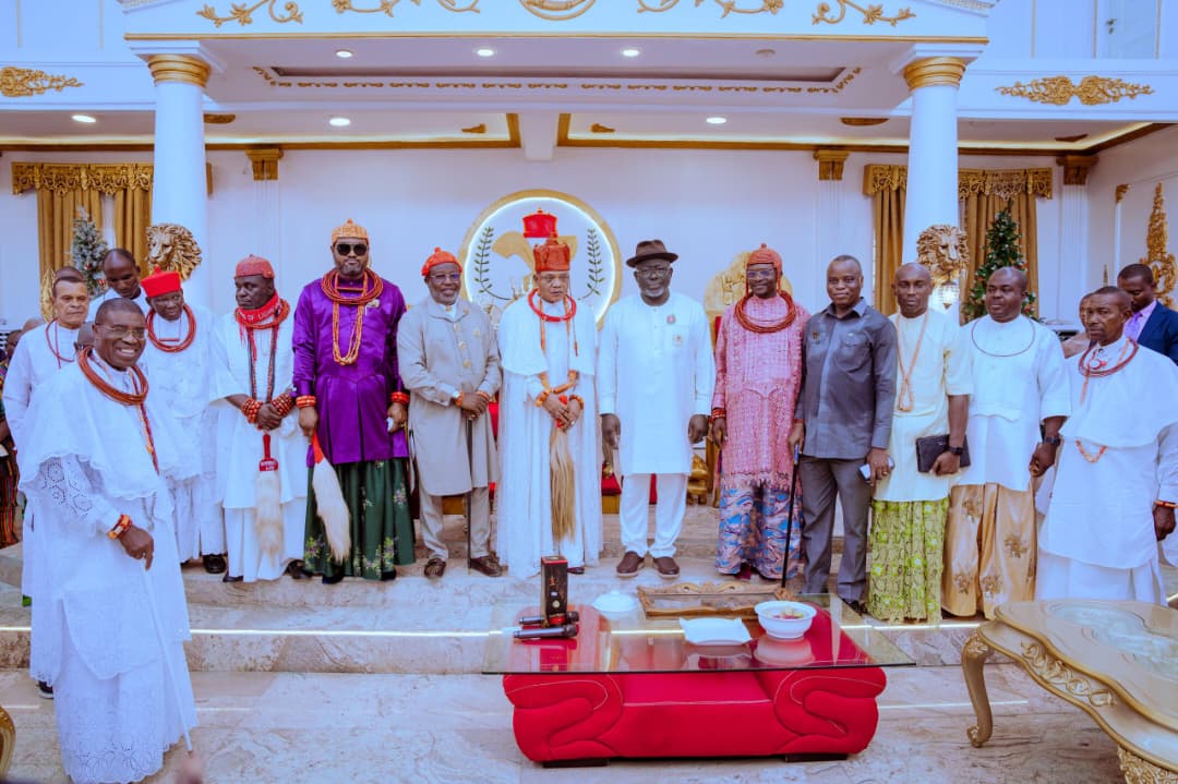 Ughelli Monarch and Olori Commend Governor Oborevwori on Otovwodo Flyover Project