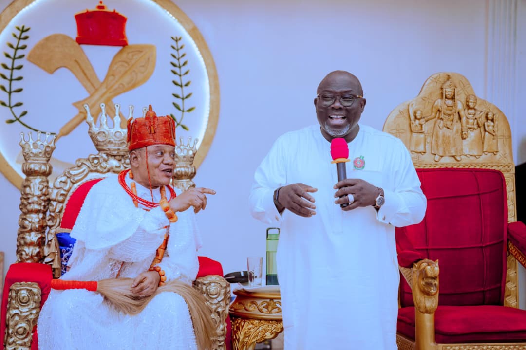 Ughelli Monarch and Olori Commend Governor Oborevwori on Otovwodo Flyover Project