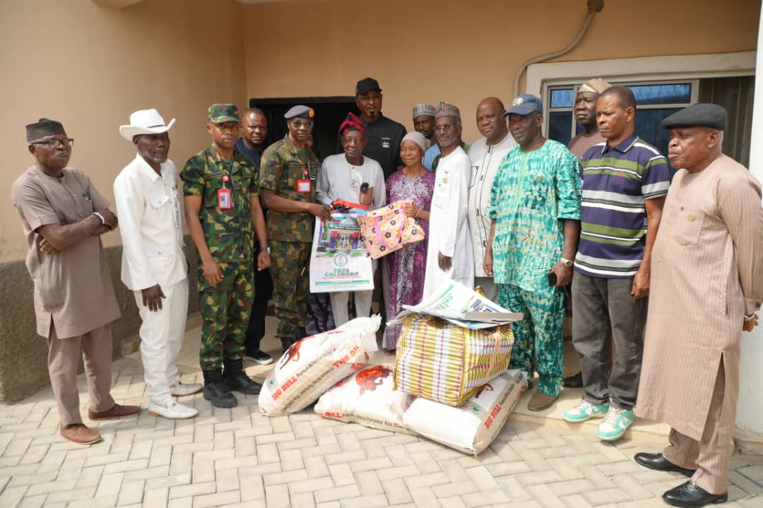 ‎Chairman, Military Pensions Board, Honours Veteran Soldier in Nasarawa State.