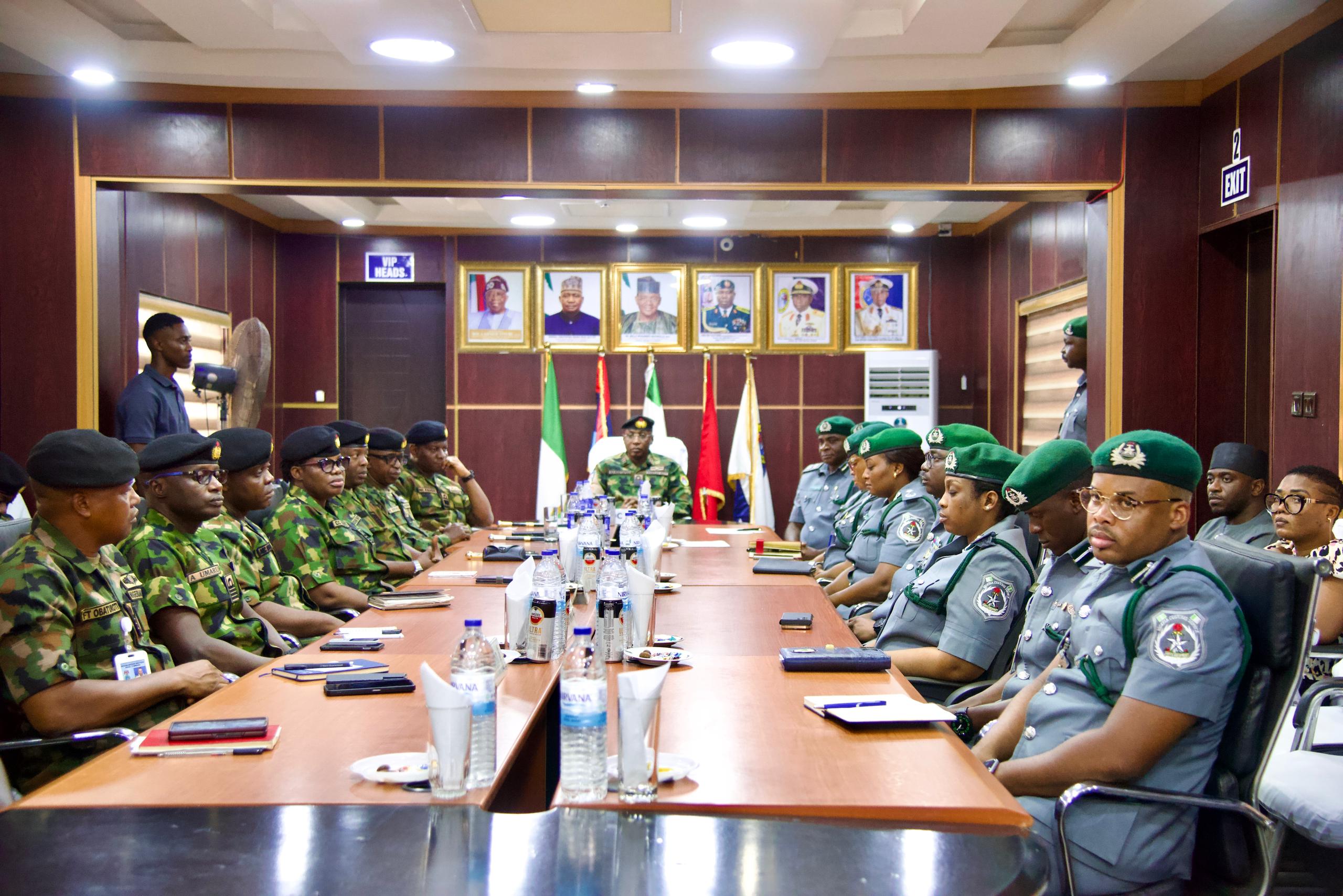 Customs, Navy reinforce institutional collaboration to secure maritime economy

‎