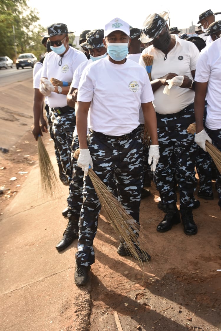 Nigeria Police Force Kicks Off Police Day with Free Medicals, Sanitation in Anambra

‎

‎