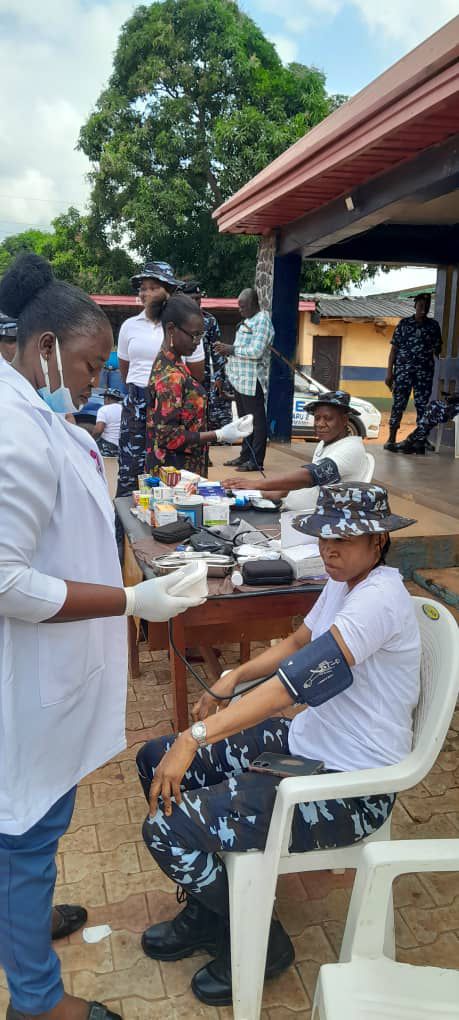 Nigeria Police Force Kicks Off Police Day with Free Medicals, Sanitation in Anambra

‎

‎