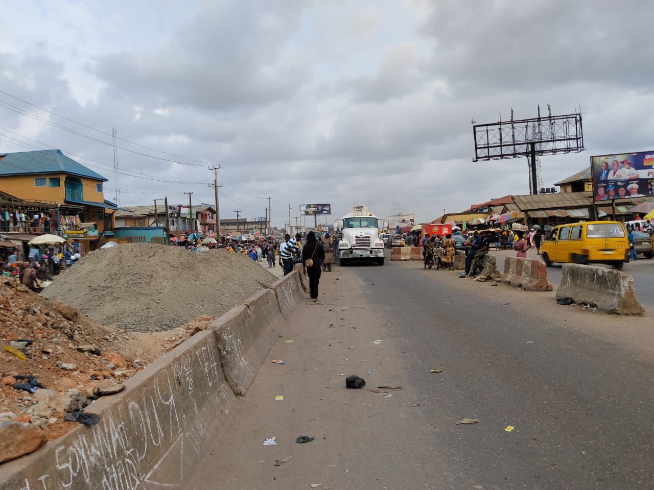Ogun Police Impound Vehicles, Dismantle Roadside Structures In Fresh Crackdown On Gridlock