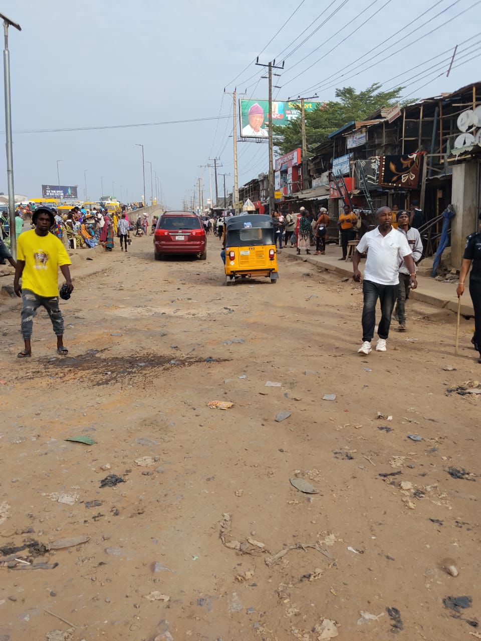 Ogun Police Impound Vehicles, Dismantle Roadside Structures In Fresh Crackdown On Gridlock