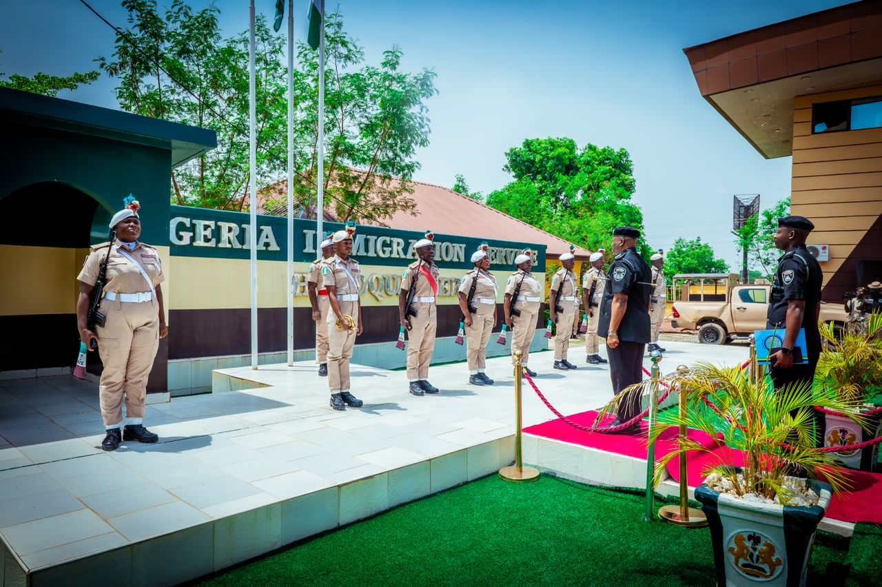Border Security: IGP Disu Moves To Tighten Intelligence Sharing With Immigration

‎