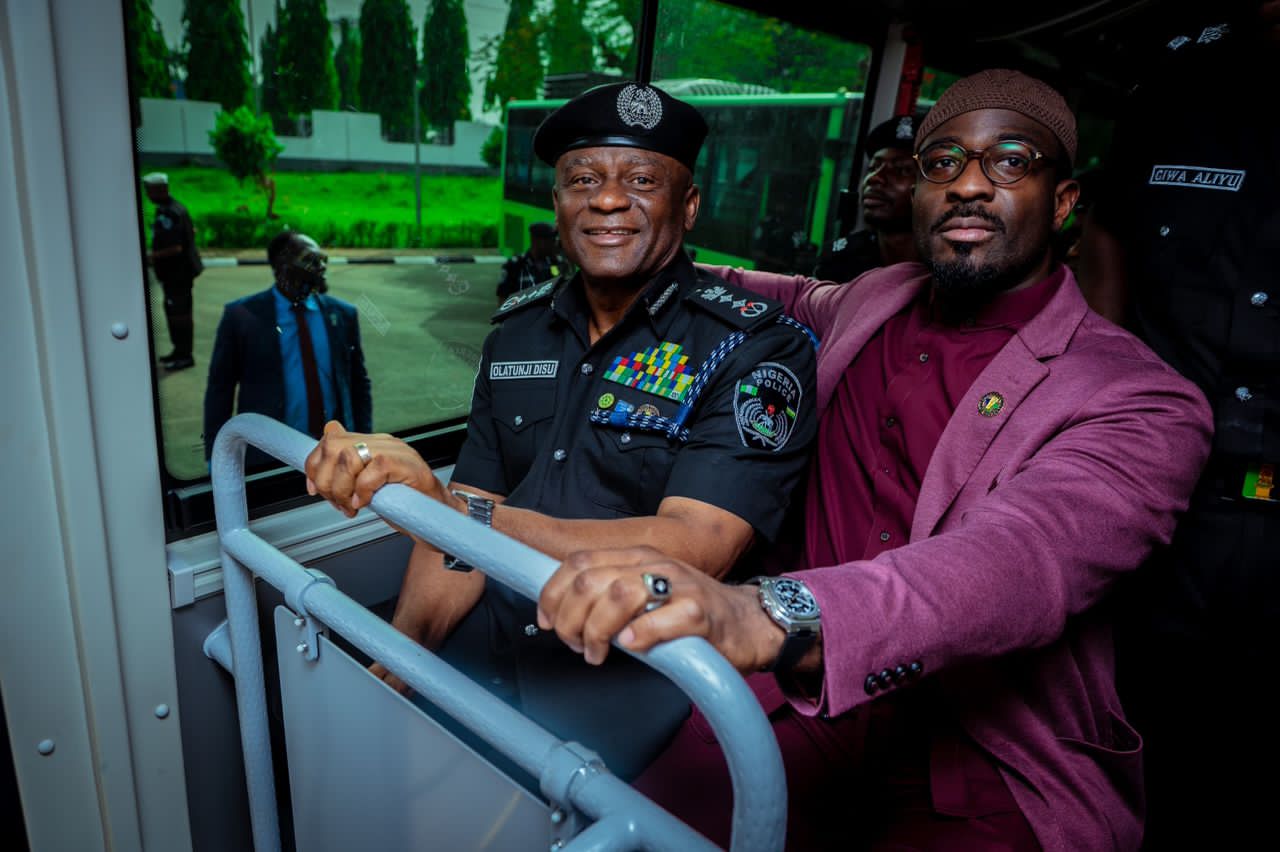Police Launch Green Fleet As Trust Fund, PI-CNG Donate Special Buses