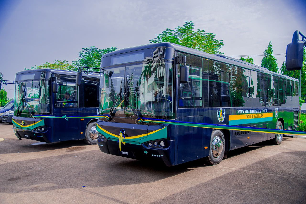 Police Launch Green Fleet As Trust Fund, PI-CNG Donate Special Buses