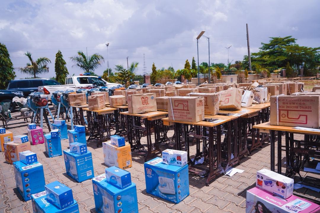 APC Chairman Yilwatda Empowers 1,400 Youths With Tools, ₦280m Grants in Plateau