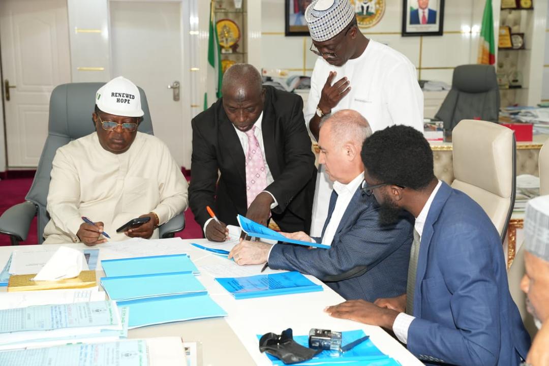 FG Seals Deals On Four Highway Mega Projects, Targets Economic Boost
