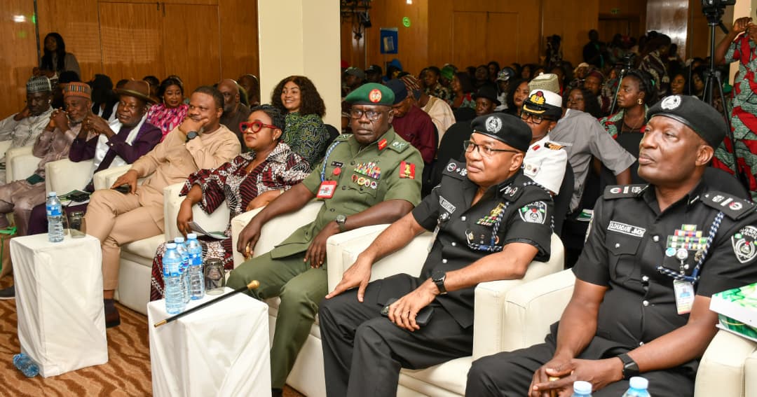 Applauds, Pomp as AIG Olohundare Jimoh Bags NUJ FCT Most Coveted Crime Fighter of the Year Award

‎