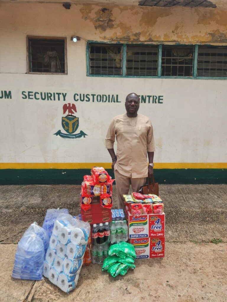 Tears, As Izegbu's Delta Campaign Tour Exposes Plight Of Inmates, Sick Children, Detainees