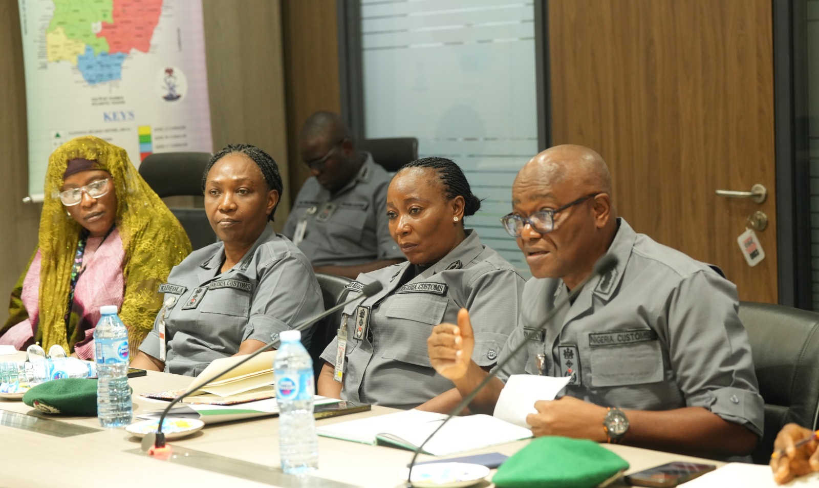Customs Unveils Special Operations Against Vegetable Oil Smuggling to Protect Local Investments