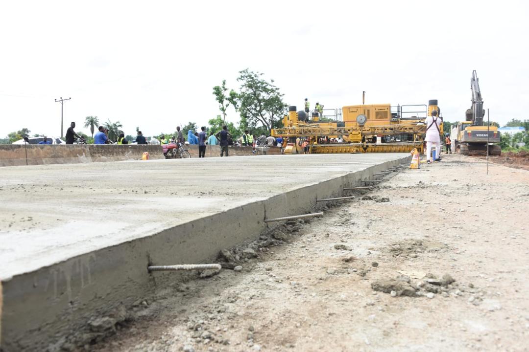 ‎Umahi Threatens Sanctions for Non-Performing Contractors, Says Tinubu Shouldn't Be Blamed for Delayed Road Projects

‎