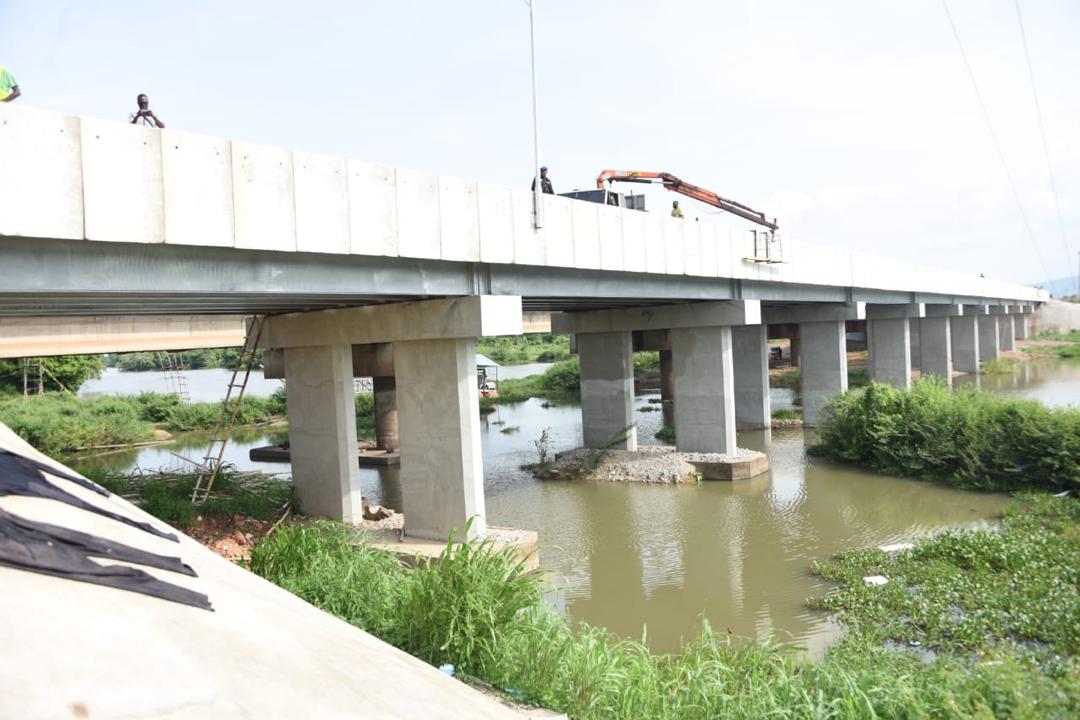 ‎Umahi Threatens Sanctions for Non-Performing Contractors, Says Tinubu Shouldn't Be Blamed for Delayed Road Projects

‎