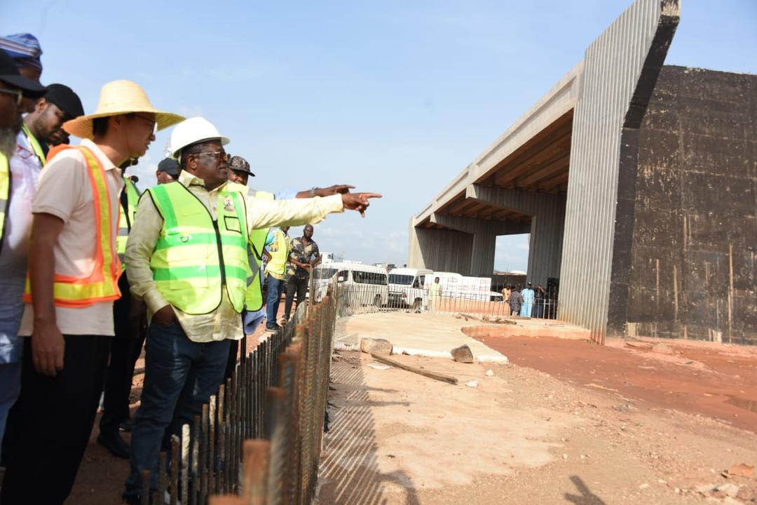 ‎Umahi Threatens Sanctions for Non-Performing Contractors, Says Tinubu Shouldn't Be Blamed for Delayed Road Projects

‎