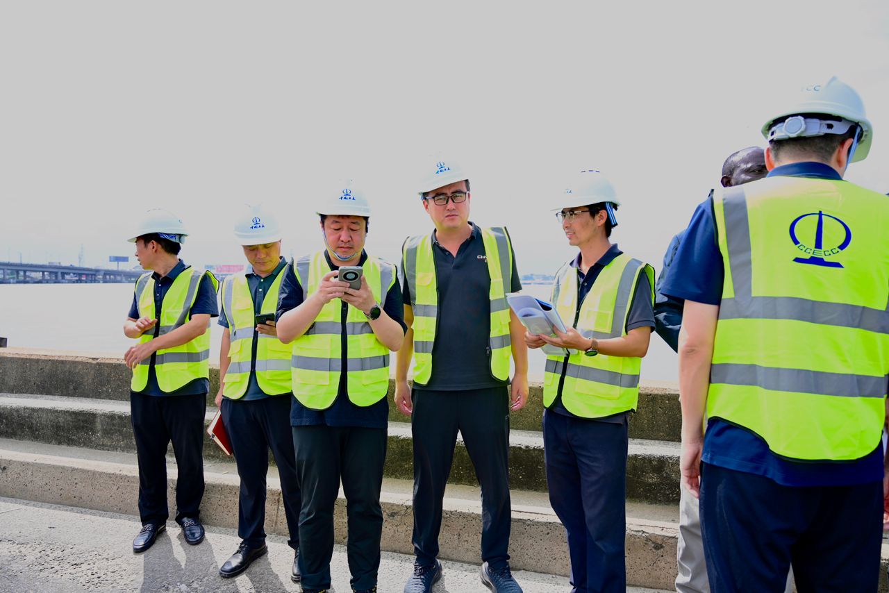 Umahi Fires Back At Tinubu Critics As FG Moves To Launch New Carter Bridge, Restore Eko Bridge
