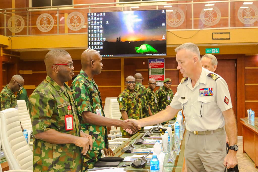 ‎Nigeria, France deepen defence cooperation at high-level military talks

‎