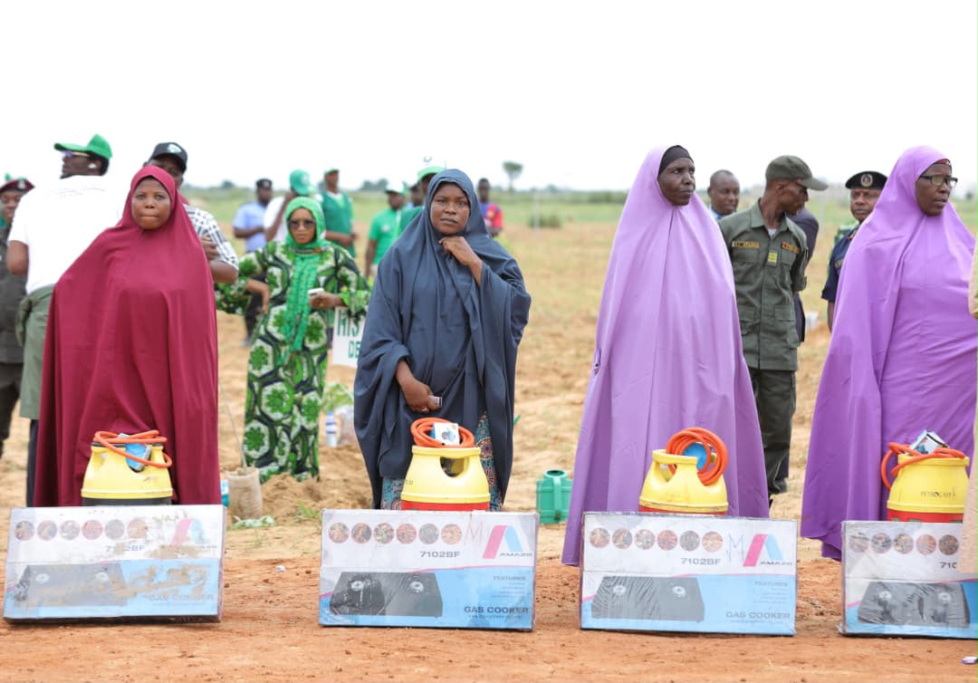 Zulum Rolls Out Free Gas Cylinders for 23,700 Teachers, Environmental Vanguards, as Minister Launches Four Million Seedlings Tree Planting Campaign