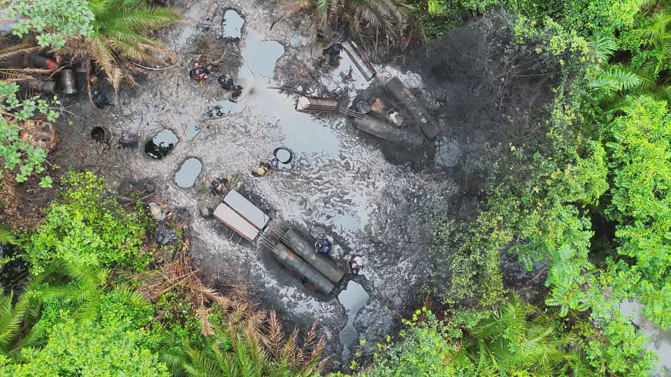 Navy Foils Illegal Refinery Expansion, Recovers 104,000 Litres of Suspected Stolen Crude in Rivers
