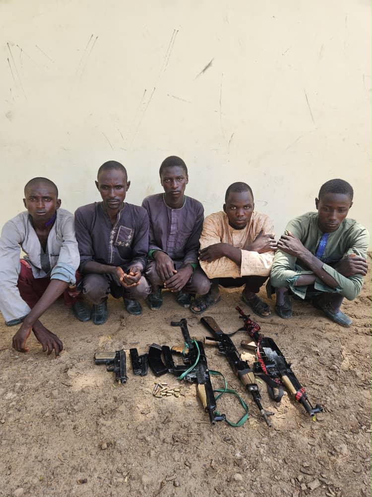 Troops nab five suspected kidnappers, seize arms in Yobe raid

‎

‎