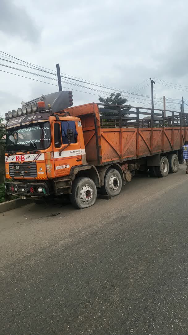 Lagos Police Arrest Five Suspected Telecom Vandals, Recover Truckload of Iron Rods