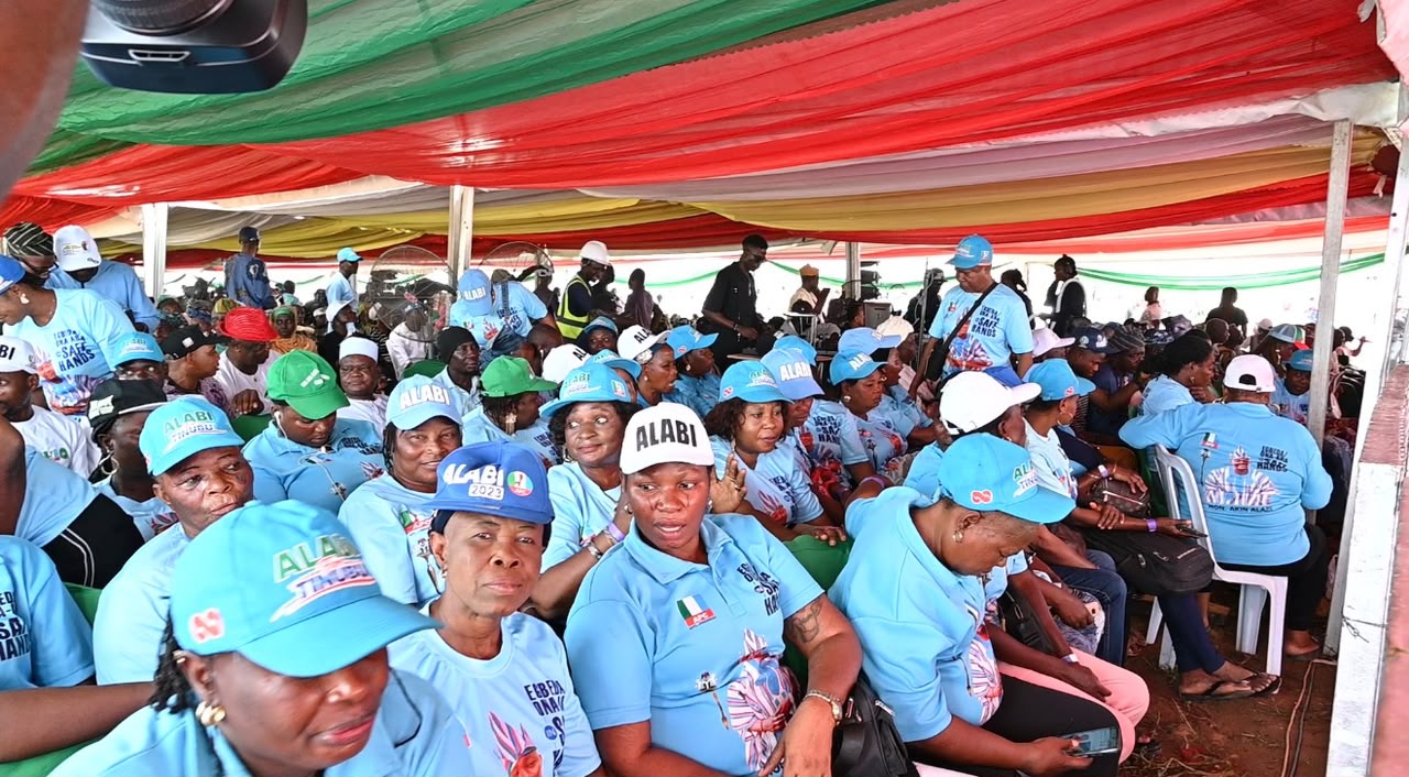Umahi flags off Ibadan-Ijebu Ode dualisation, vows end to road ‘temporary fixes’