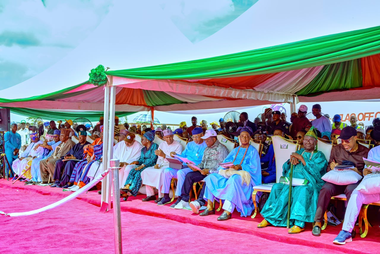 Umahi flags off Ibadan-Ijebu Ode dualisation, vows end to road ‘temporary fixes’