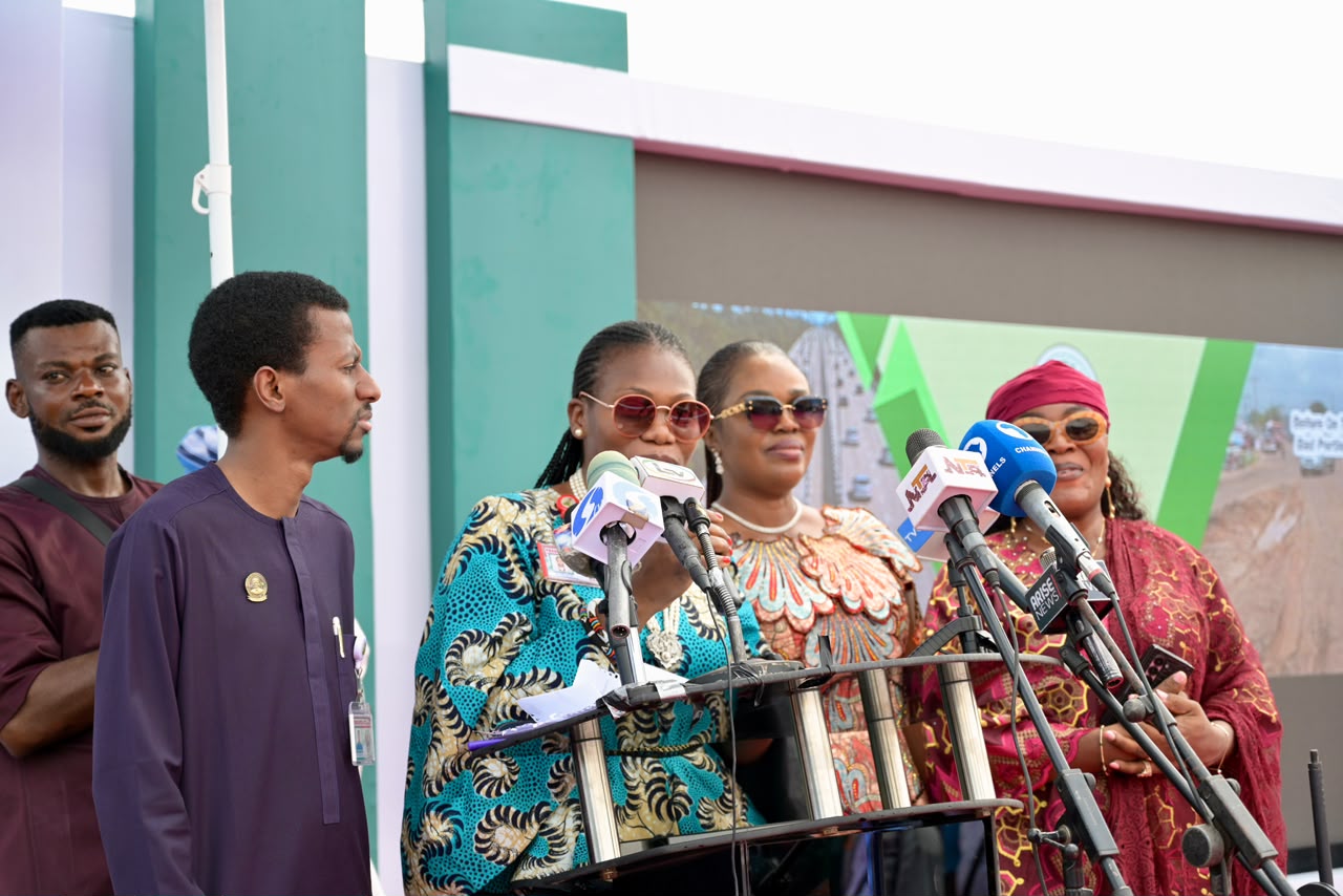 Umahi flags off Ibadan-Ijebu Ode dualisation, vows end to road ‘temporary fixes’