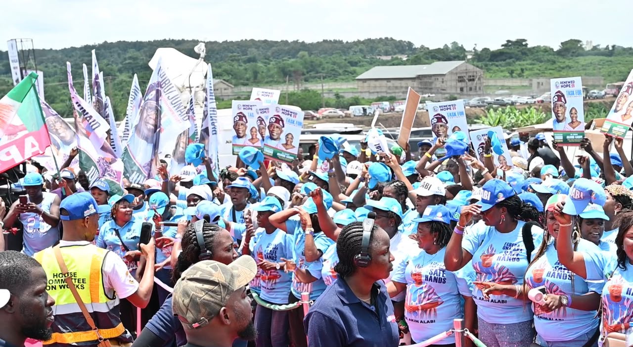 Umahi flags off Ibadan-Ijebu Ode dualisation, vows end to road ‘temporary fixes’