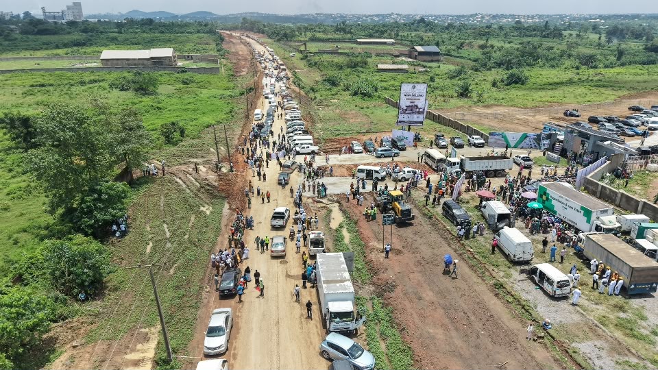 Umahi flags off Ibadan-Ijebu Ode dualisation, vows end to road ‘temporary fixes’