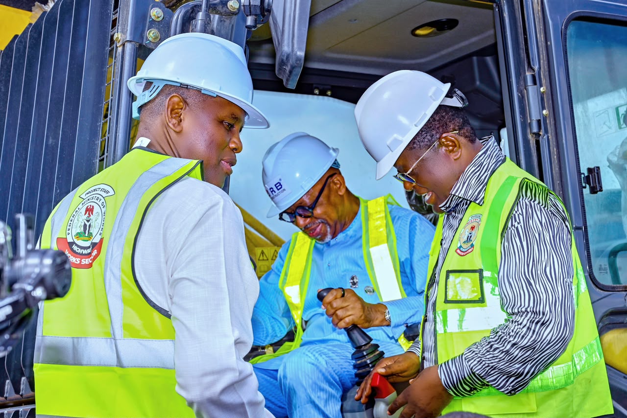 Umahi flags off Ibadan-Ijebu Ode dualisation, vows end to road ‘temporary fixes’