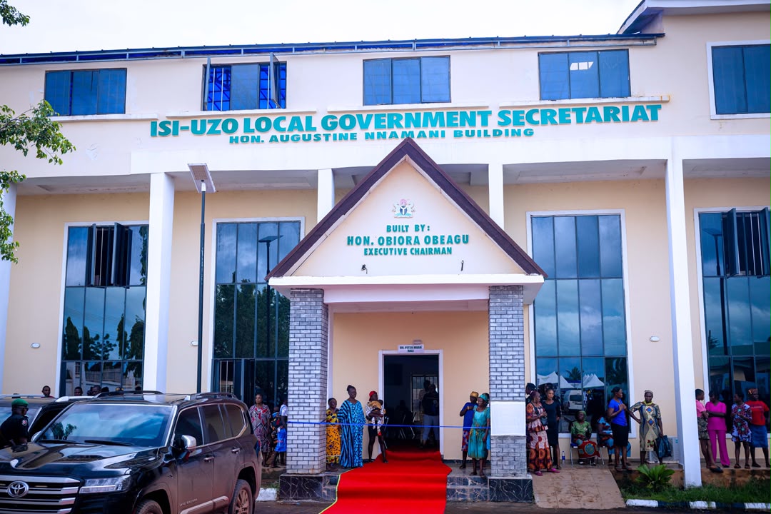 Gov. Mbah Commissions Electrification Project, Ultra-Modern Secretariat In Isi-Uzo, Reaffirms Commitment To Grassroots Development

